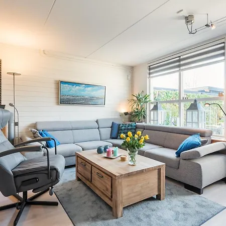 Holiday home De Zonnestraal