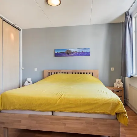 Holiday home De Zonnestraal Bergen